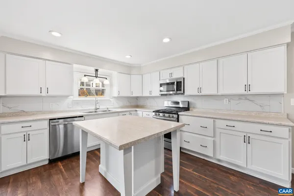 $300,000 | 112 Lee Street, Staunton, VA 24401