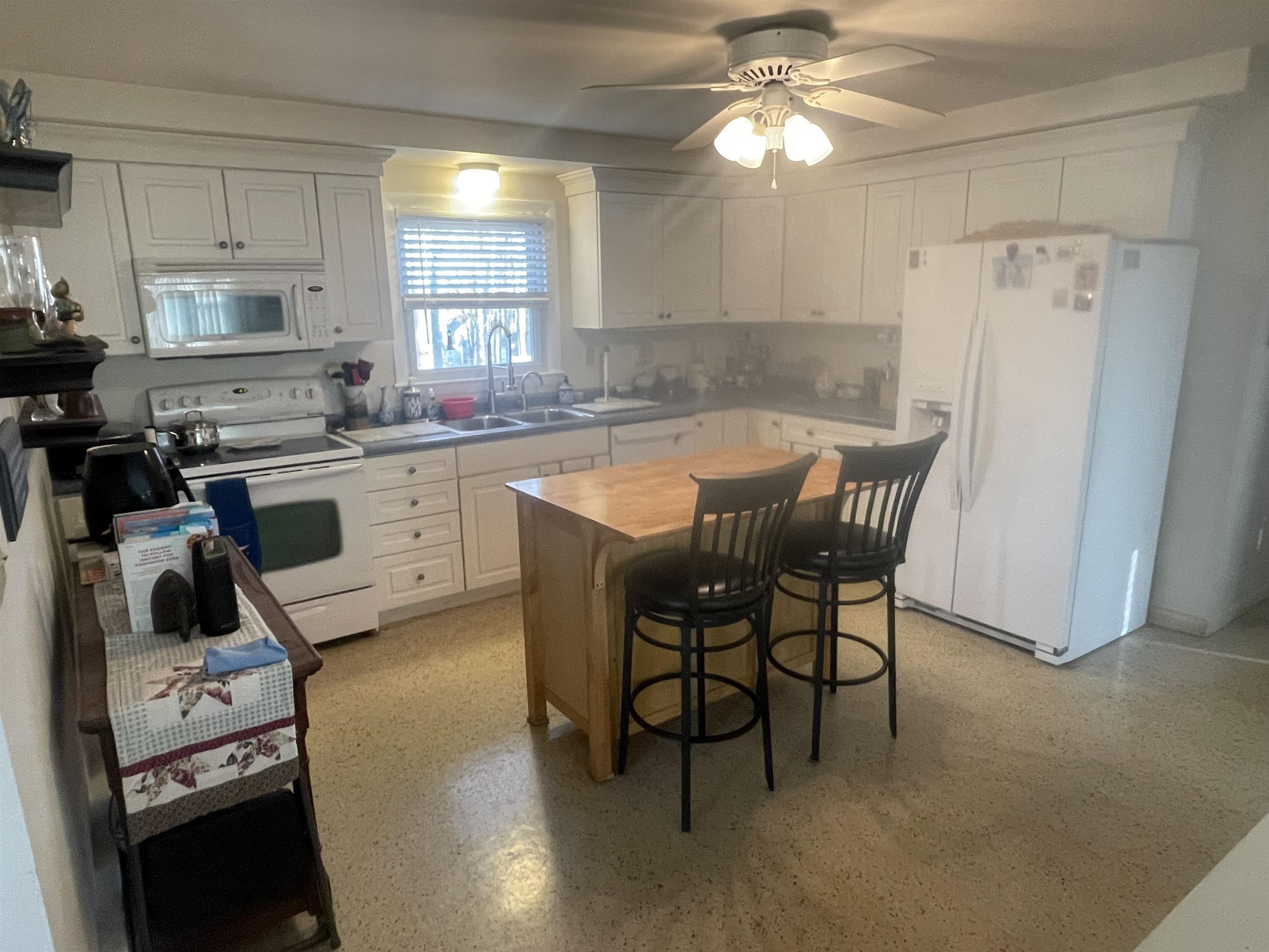 142 Constant Street Manchester, NH 03103 - Photo 12 of 13 Gallery Image 12