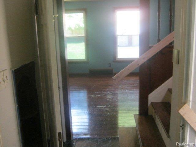 14368 Stahelin Road Detroit, MI 48223 - Photo 4 of 10 HALLWAY