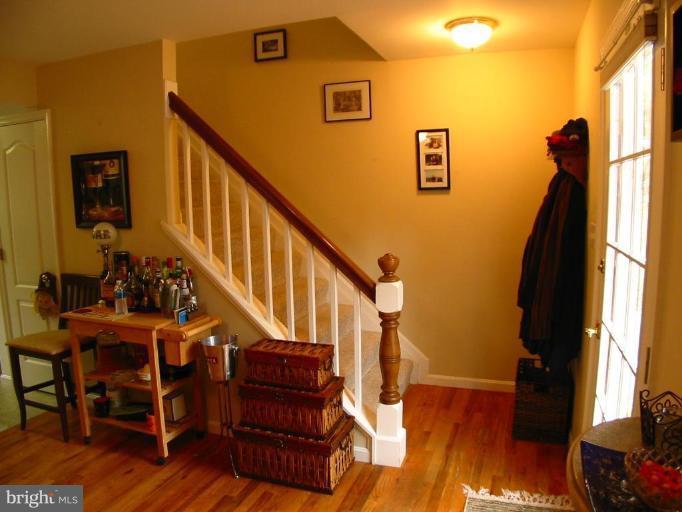 1322 Harbor Road Annapolis, MD 21403 - Photo 16 of 30 Entrance / Foyer