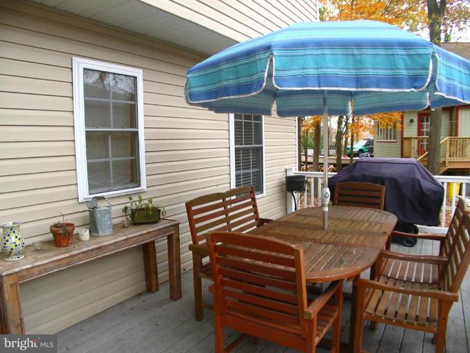 1322 Harbor Road Annapolis, MD 21403 - Photo 22 of 30 Deck