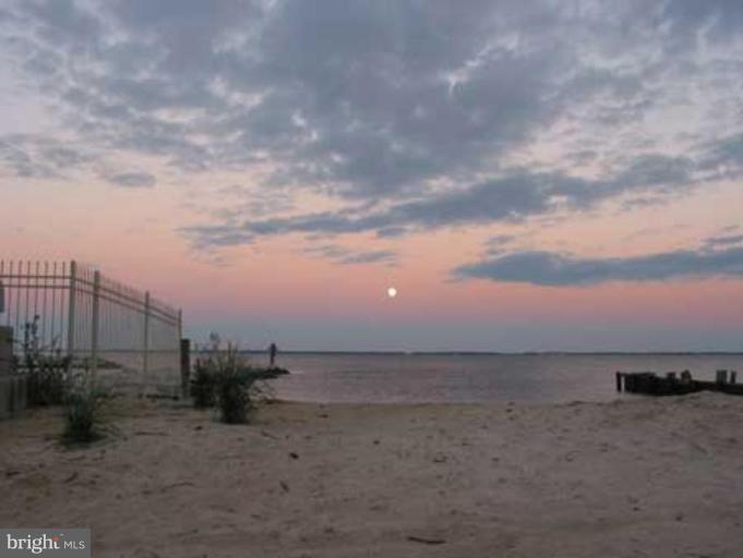 1322 Harbor Road Annapolis, MD 21403 - Photo 27 of 30 Community Beach with View out towards the Bay