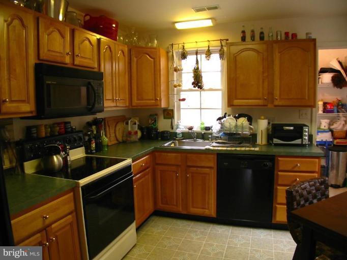 1322 Harbor Road Annapolis, MD 21403 - Photo 4 of 30 Kitchen