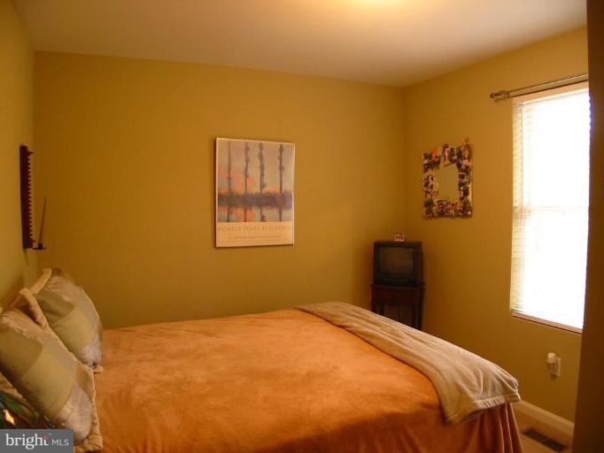 1322 Harbor Road Annapolis, MD 21403 - Photo 8 of 30 Bedroom #2