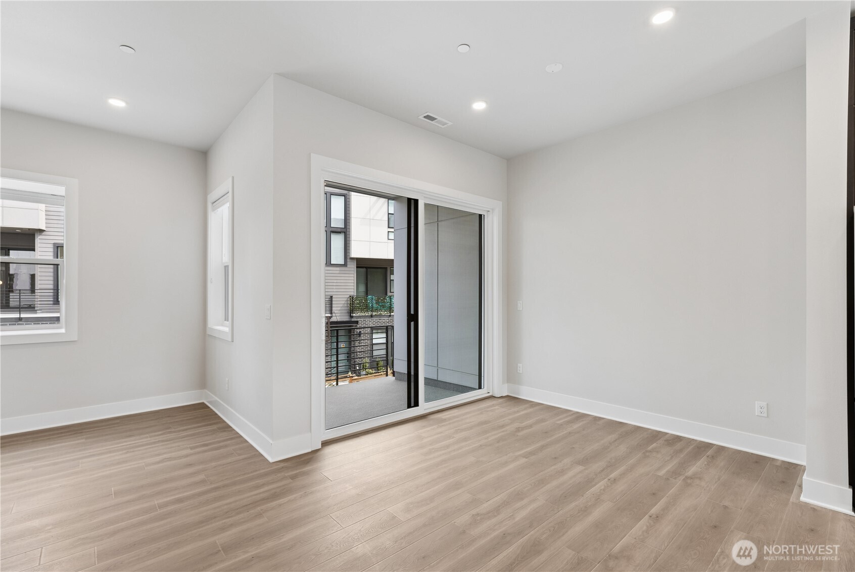 18809 99th Place Northeast, Unit B Bothell, WA 98011 - Photo 13 of 34