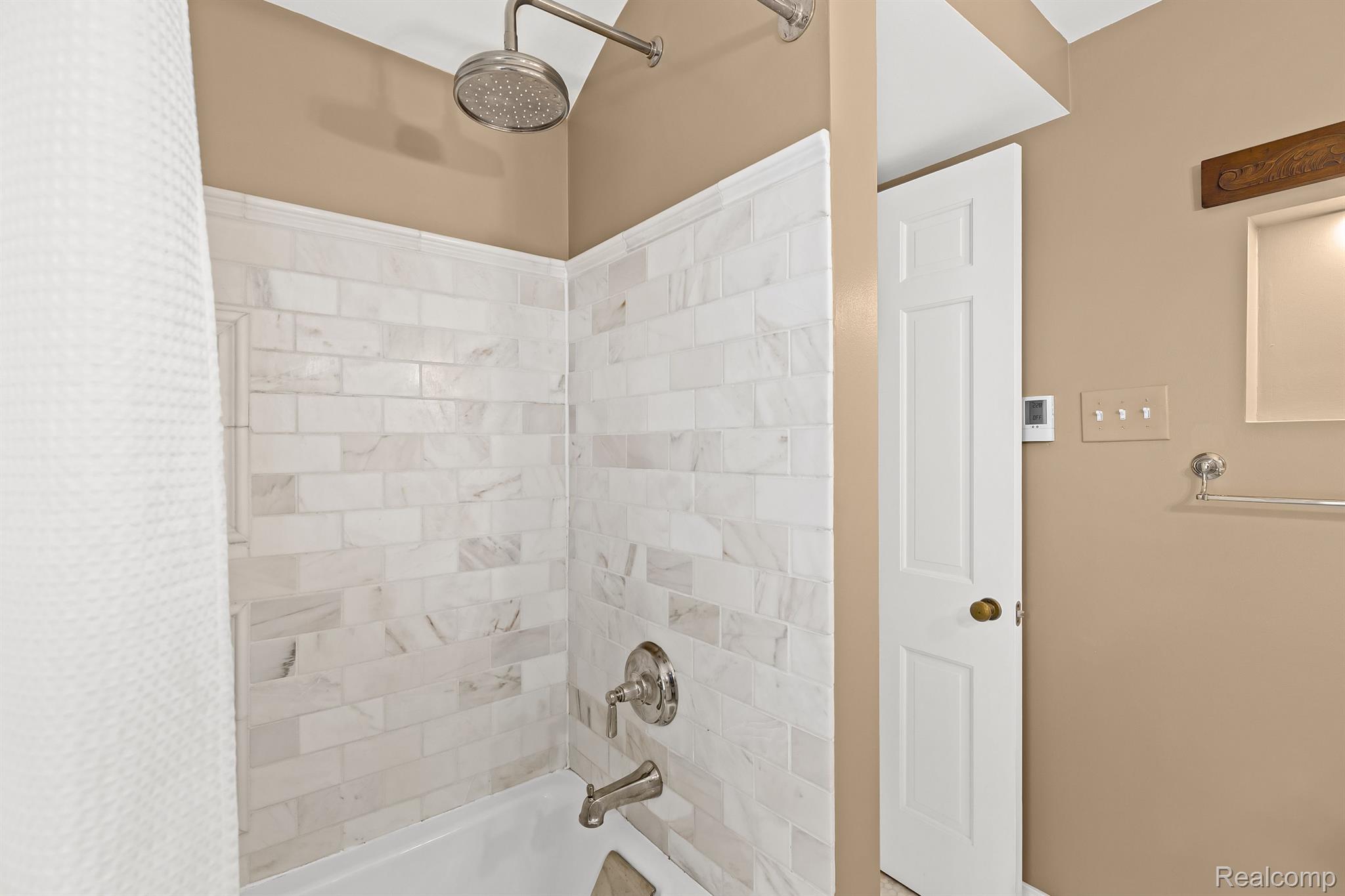 1844 Yorkshire Road Birmingham, MI 48009 - Photo 33 of 38 Gallery Image 33