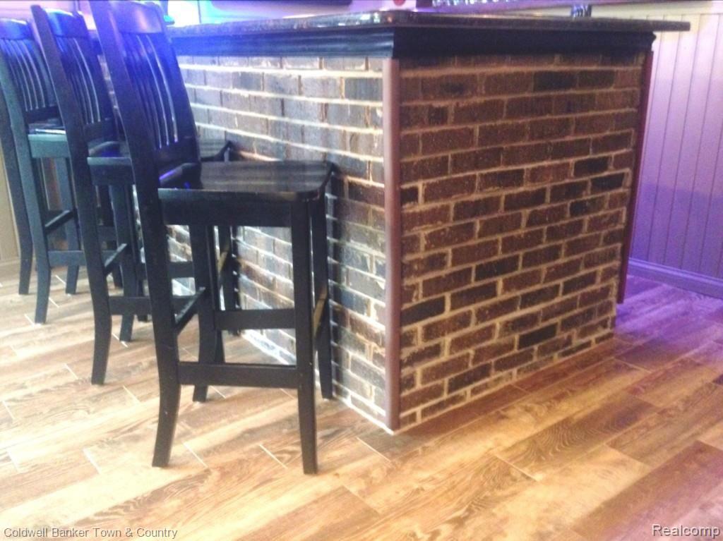 1796 Ridge Road White Lake, MI 48383 - Photo 19 of 36 Ridgeview HDR bar.jpg