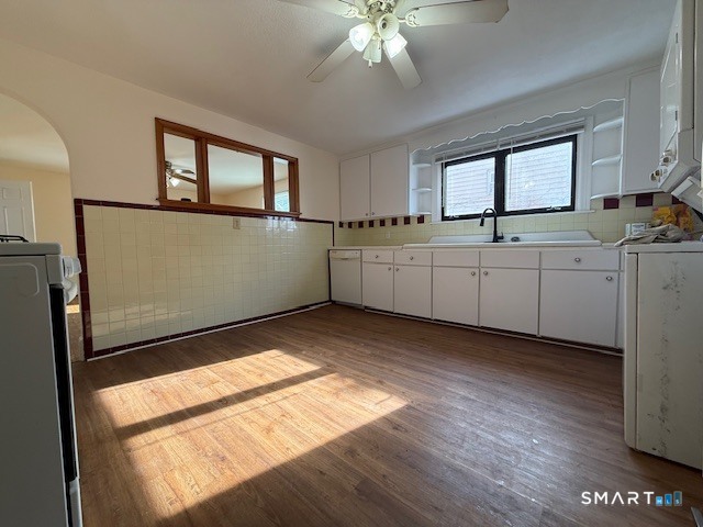 34 New Haven Avenue Waterbury, CT 06708 - Photo 7 of 14 a room with window and ceiling fan