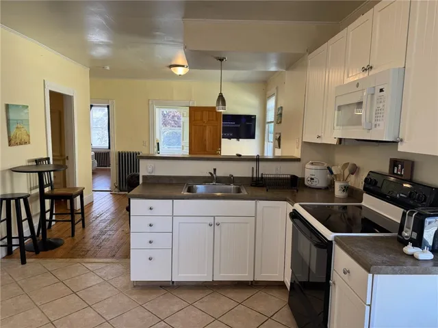 $4,500 | 9 Ann Street, Unit 2, Newport, RI 02840