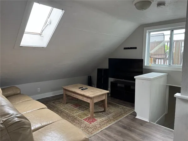$4,200 | 9 Ann Street, Unit 2, Newport, RI 02840