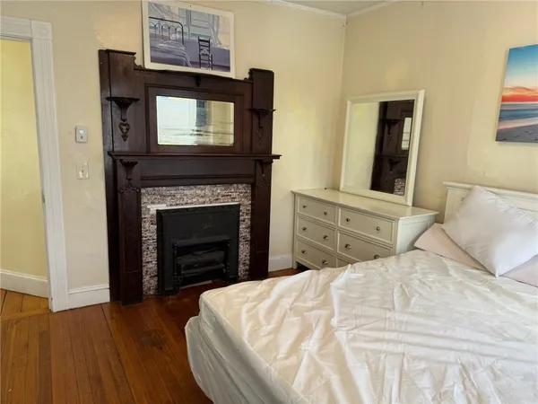 $4,200 | 9 Ann Street, Unit 2, Newport, RI 02840