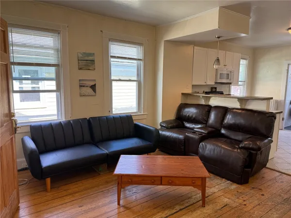 $4,200 | 9 Ann Street, Unit 2, Newport, RI 02840