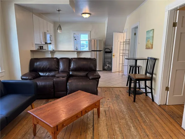 $4,500 | 9 Ann Street, Unit 2, Newport, RI 02840