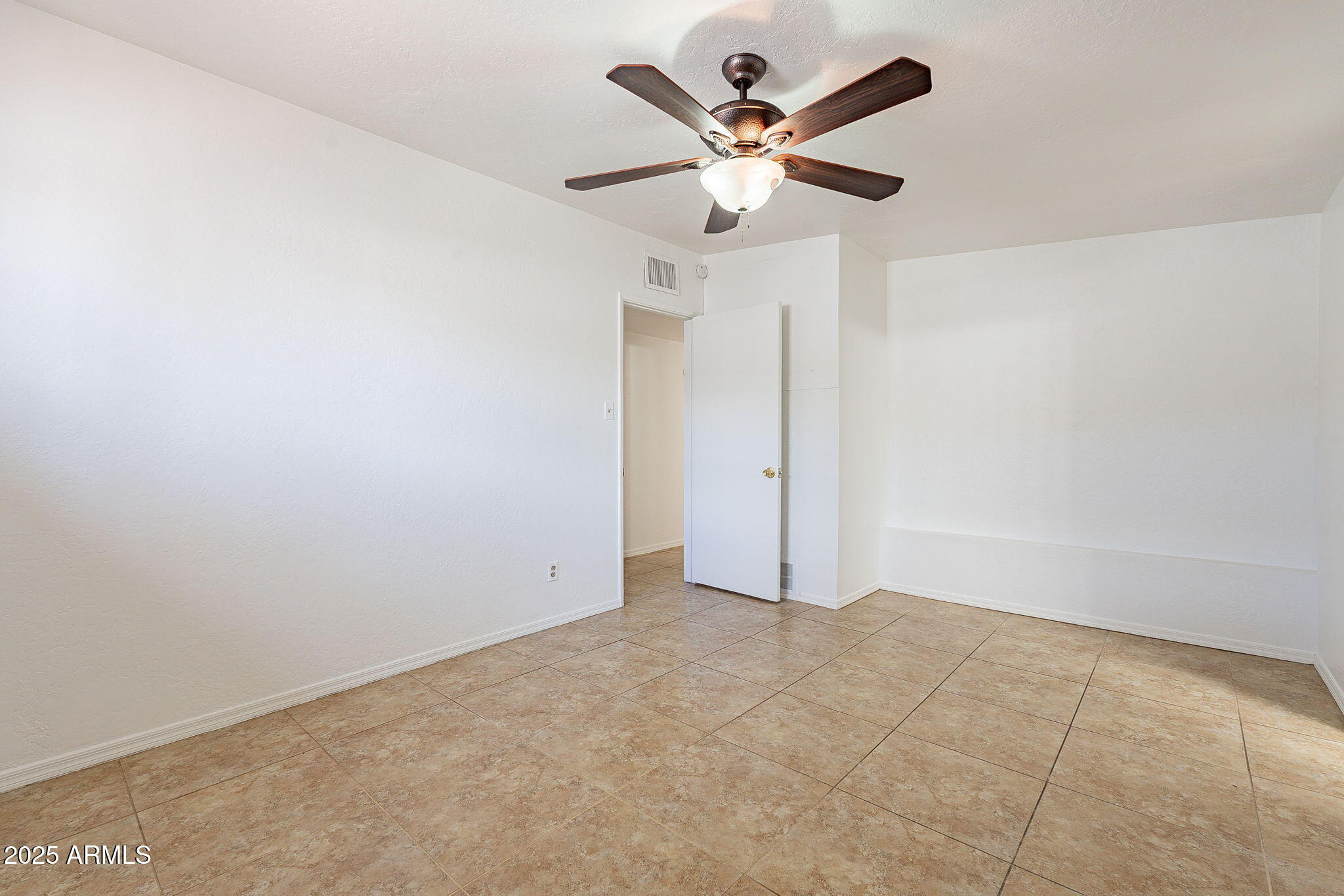 551 West Harding Avenue Coolidge, AZ 85128 - Photo 27 of 52 an empty room