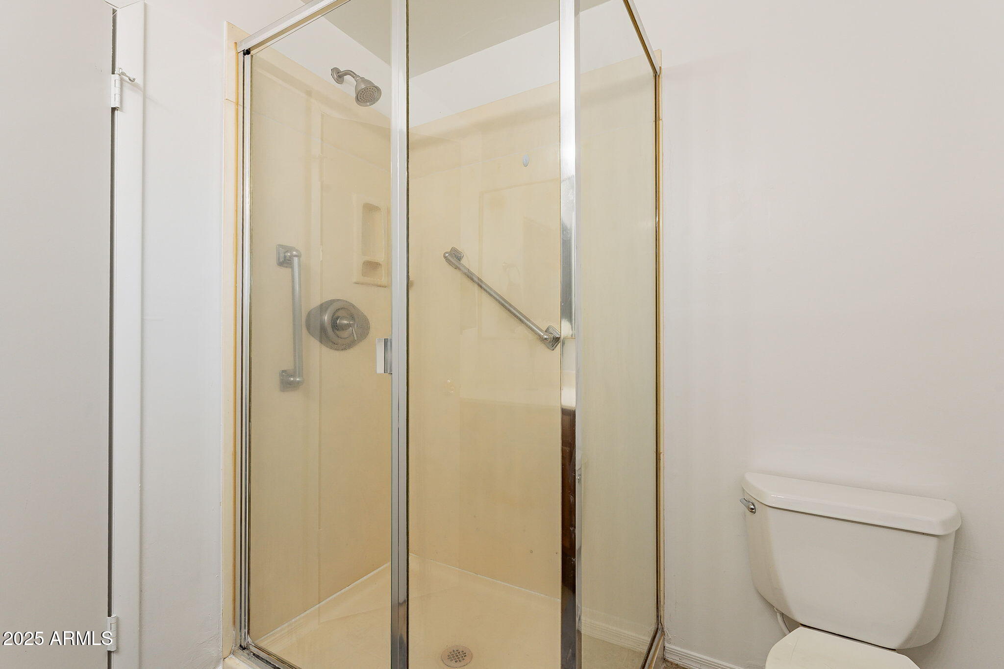 551 West Harding Avenue Coolidge, AZ 85128 - Photo 30 of 52 a bathroom with a shower and a toilet