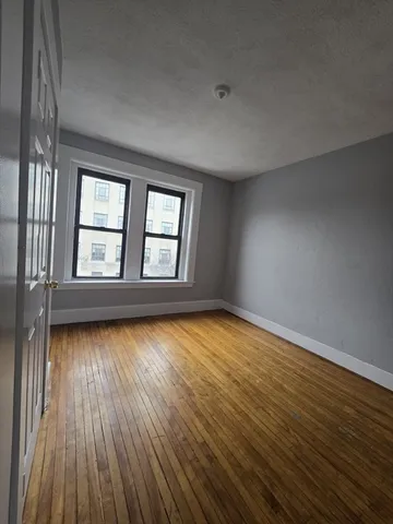 $2,200 | 604 Essex Street, Unit 301, Lynn, MA 01901