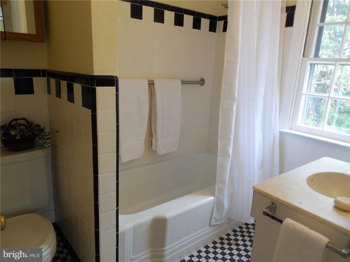 319 Lenox Road Havertown, PA 19083 - Photo 14 of 24