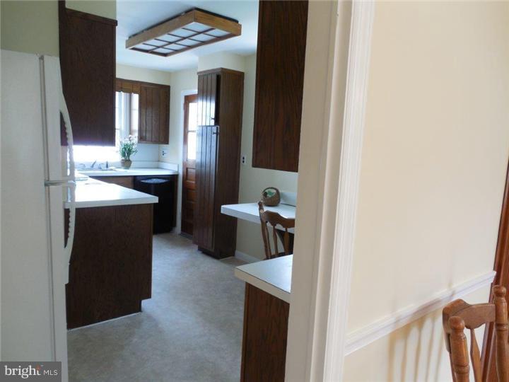 319 Lenox Road Havertown, PA 19083 - Photo 8 of 24