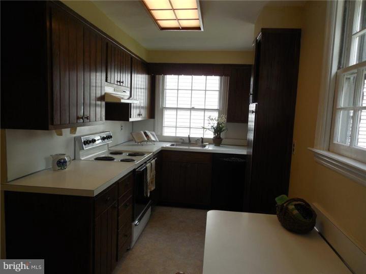 319 Lenox Road Havertown, PA 19083 - Photo 9 of 24