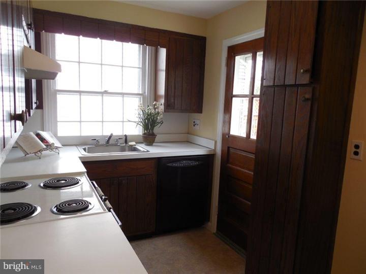 319 Lenox Road Havertown, PA 19083 - Photo 10 of 24