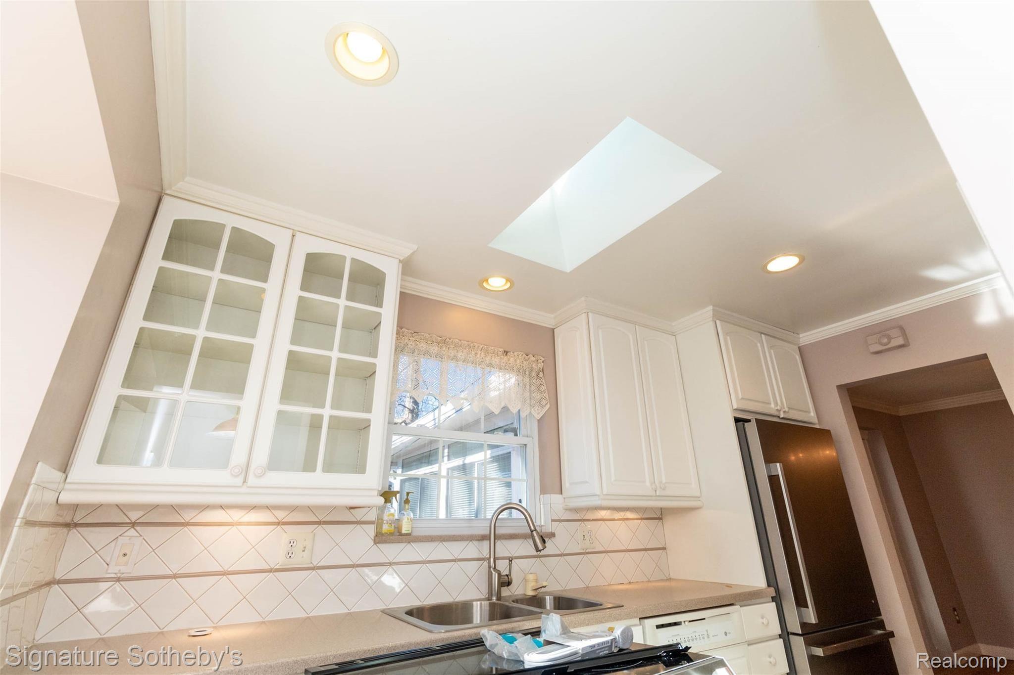 4175 Kenmore Road Berkley, MI 48072 - Photo 17 of 44 22a.jpg
