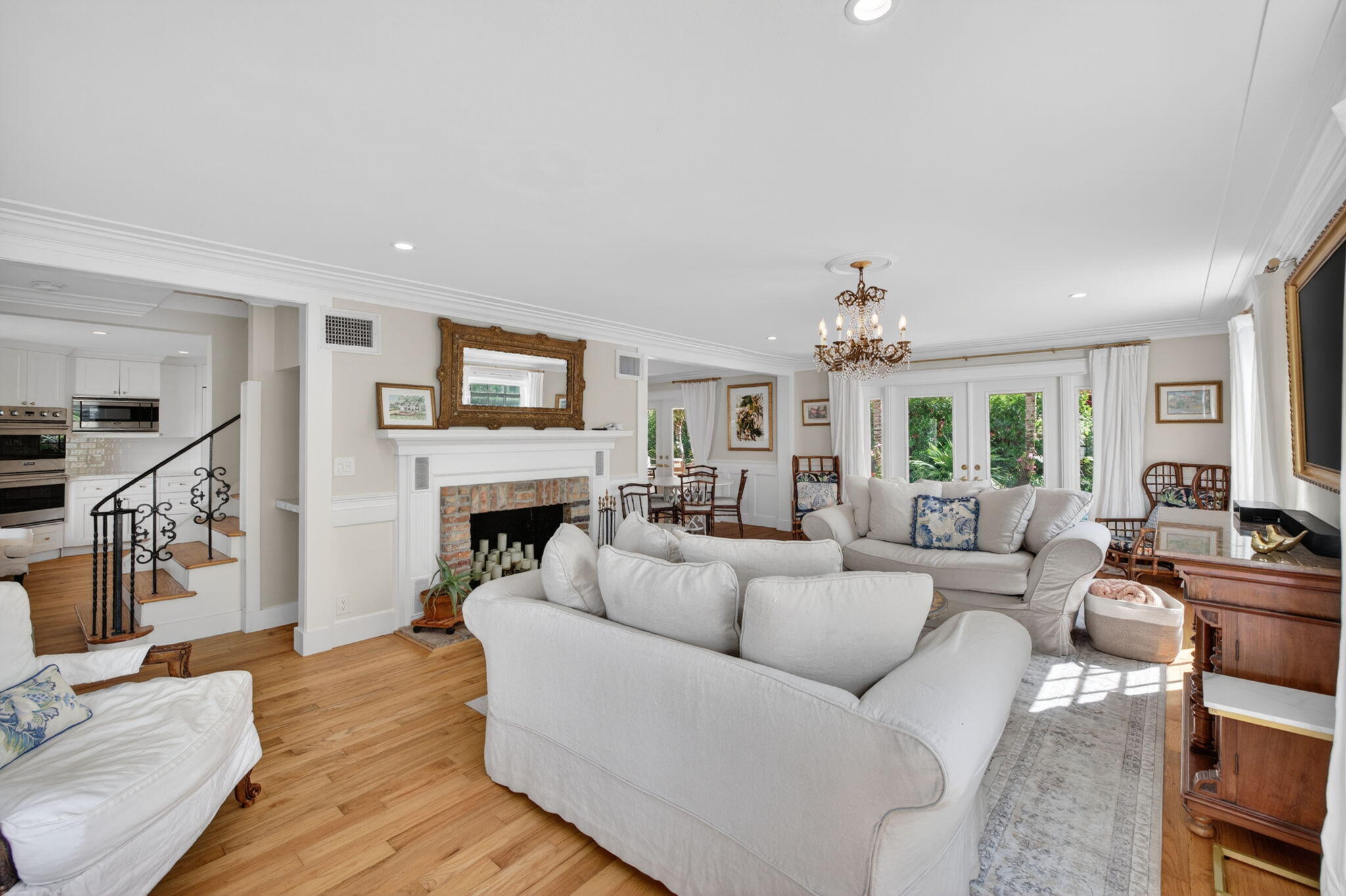 4524 Northeast 22nd Road Fort Lauderdale, FL 33308 - Photo 13 of 63 10-web-or-mls-B699A0028