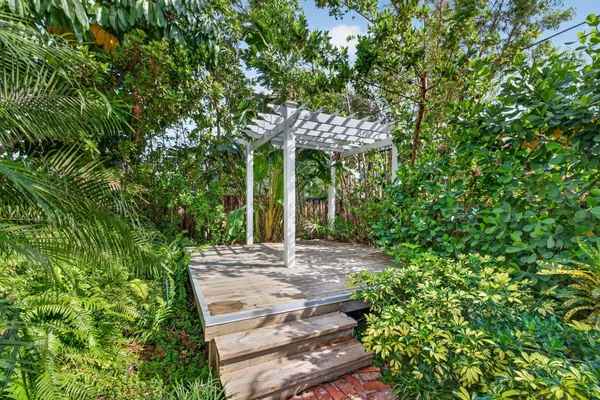 $2,000,000 | 4524 Northeast 22nd Road, Fort Lauderdale, FL 33308
