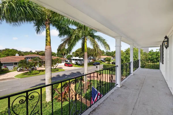 $2,000,000 | 4524 Northeast 22nd Road, Fort Lauderdale, FL 33308