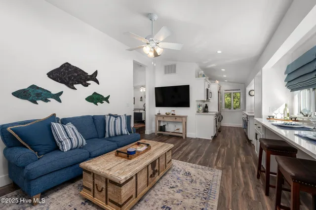 $650,000 | 108 Sound Sea Avenue, Duck, NC 27949