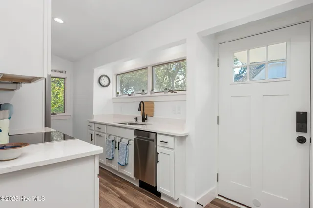 $650,000 | 108 Sound Sea Avenue, Duck, NC 27949