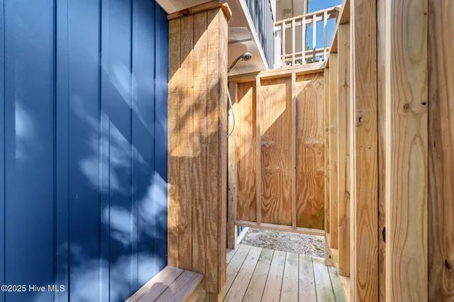 $650,000 | 108 Sound Sea Avenue, Duck, NC 27949