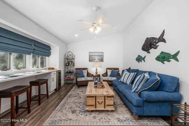 $650,000 | 108 Sound Sea Avenue, Duck, NC 27949