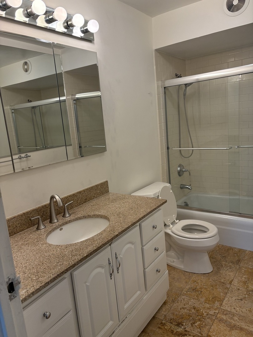 6007 North Sheridan Road, Unit 24H Chicago, IL 60660 - Photo 11 of 16 Gallery Image 11