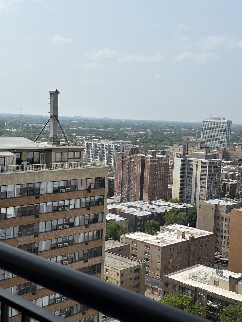 6007 North Sheridan Road, Unit 24H Chicago, IL 60660 - Photo 2 of 16 Gallery Image 2