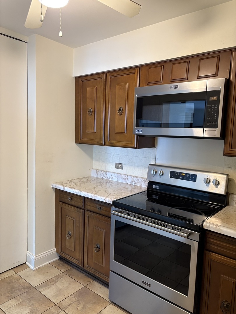 6007 North Sheridan Road, Unit 24H Chicago, IL 60660 - Photo 7 of 16 Gallery Image 7