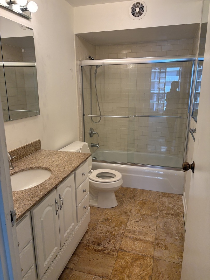 6007 North Sheridan Road, Unit 24H Chicago, IL 60660 - Photo 10 of 16 Gallery Image 10