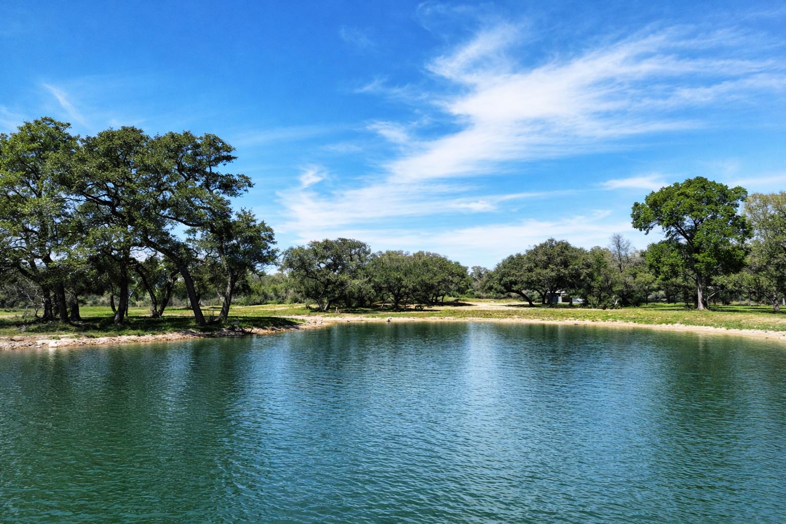 1839 County Road 103 Columbus, TX 78934 - Photo 21 of 31 a view of an ocean with city