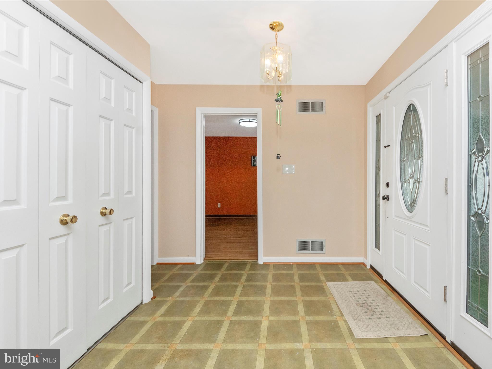 717 Lowander Lane Silver Spring, MD 20901 - Photo 3 of 26 Entry