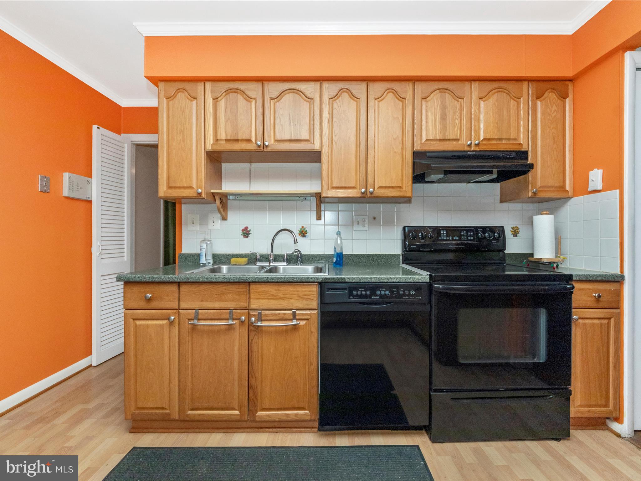717 Lowander Lane Silver Spring, MD 20901 - Photo 6 of 26 Kitchen