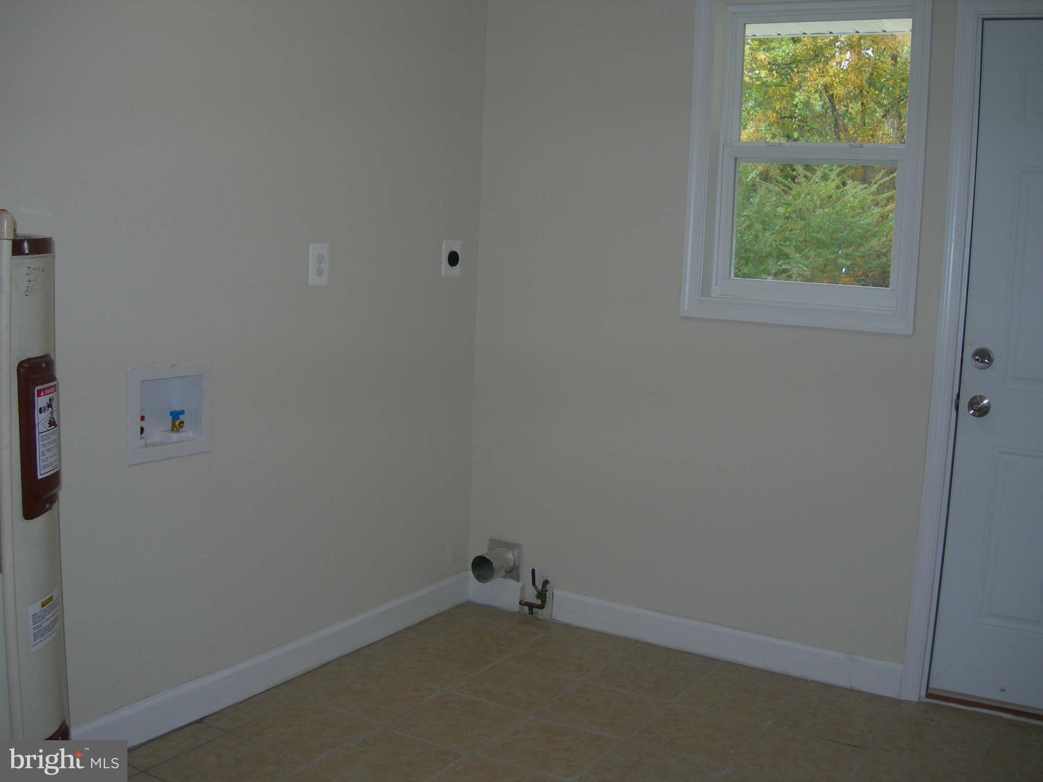 6112 Buckler Road Clinton, MD 20735 - Photo 14 of 18 Interior (General)