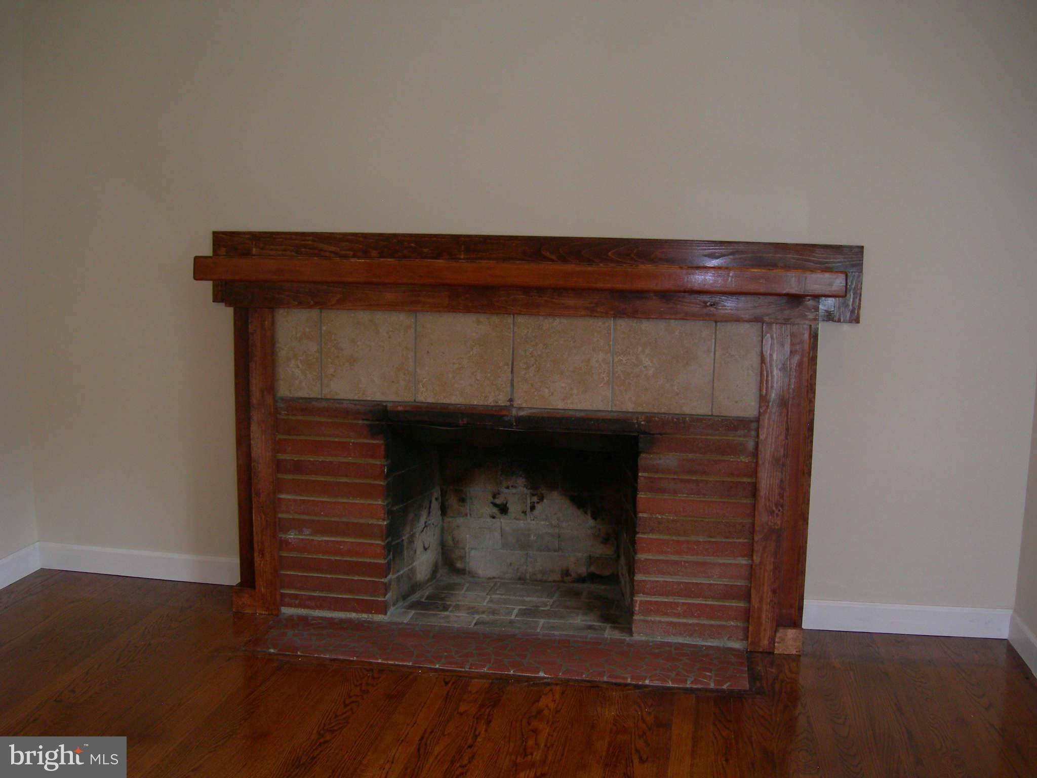6112 Buckler Road Clinton, MD 20735 - Photo 6 of 18 Living Room