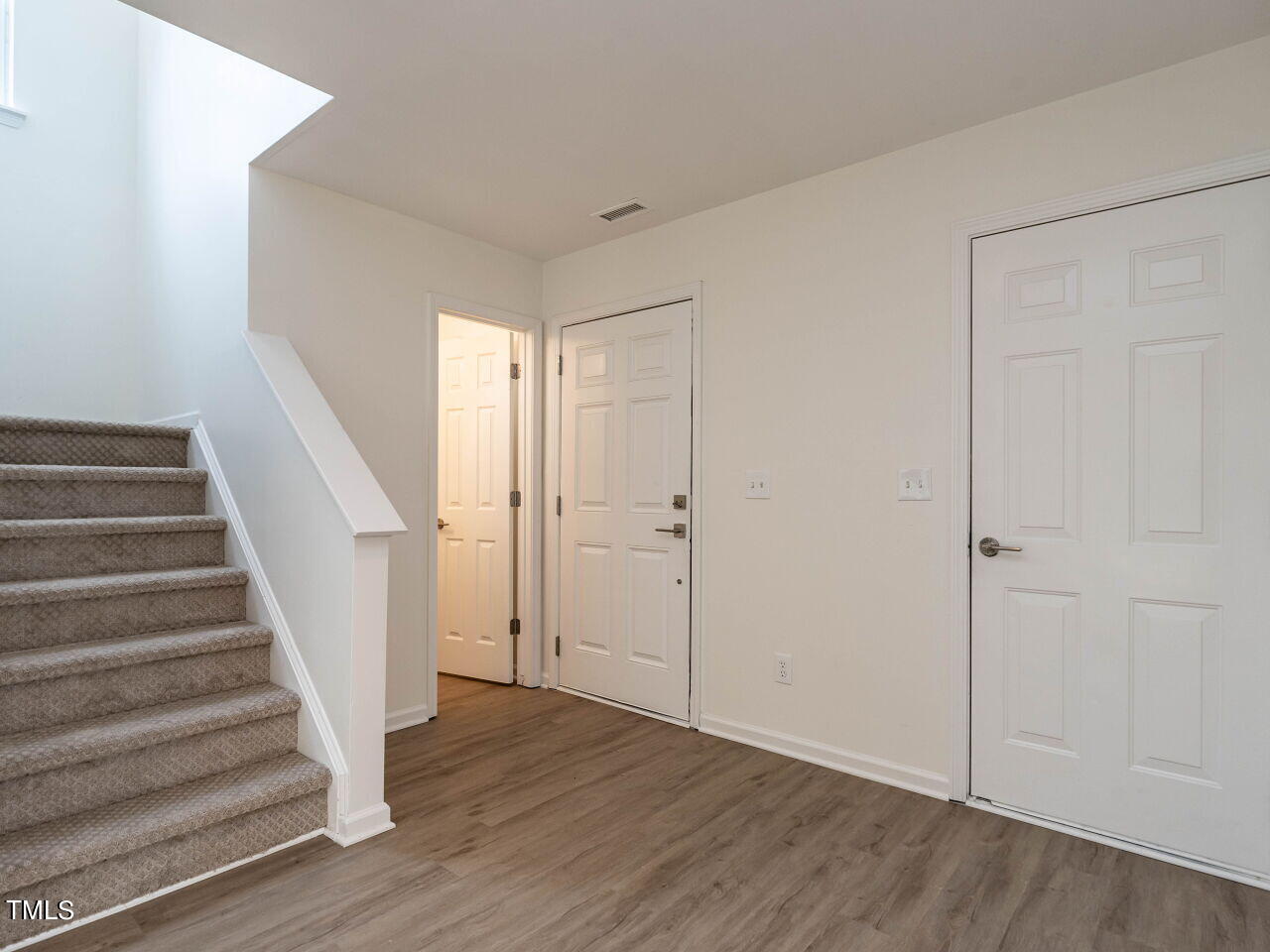1525 Cricket Ridge Drive Raleigh, NC 27610 - Photo 6 of 21 005-1280x960-foyer