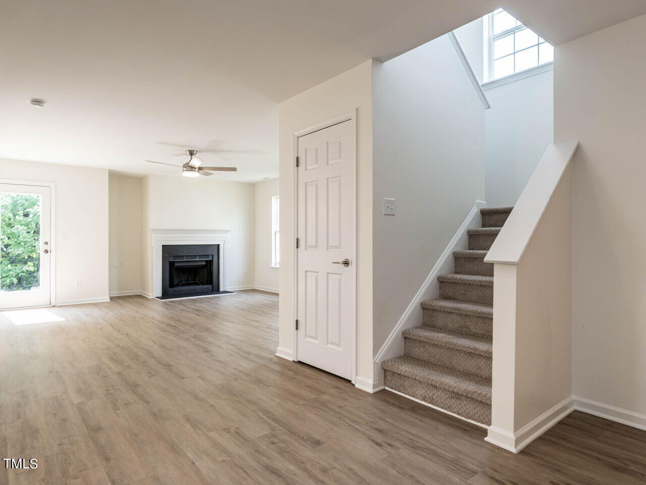 1525 Cricket Ridge Drive Raleigh, NC 27610 - Photo 7 of 21 006-1280x960-foyer-family-rm