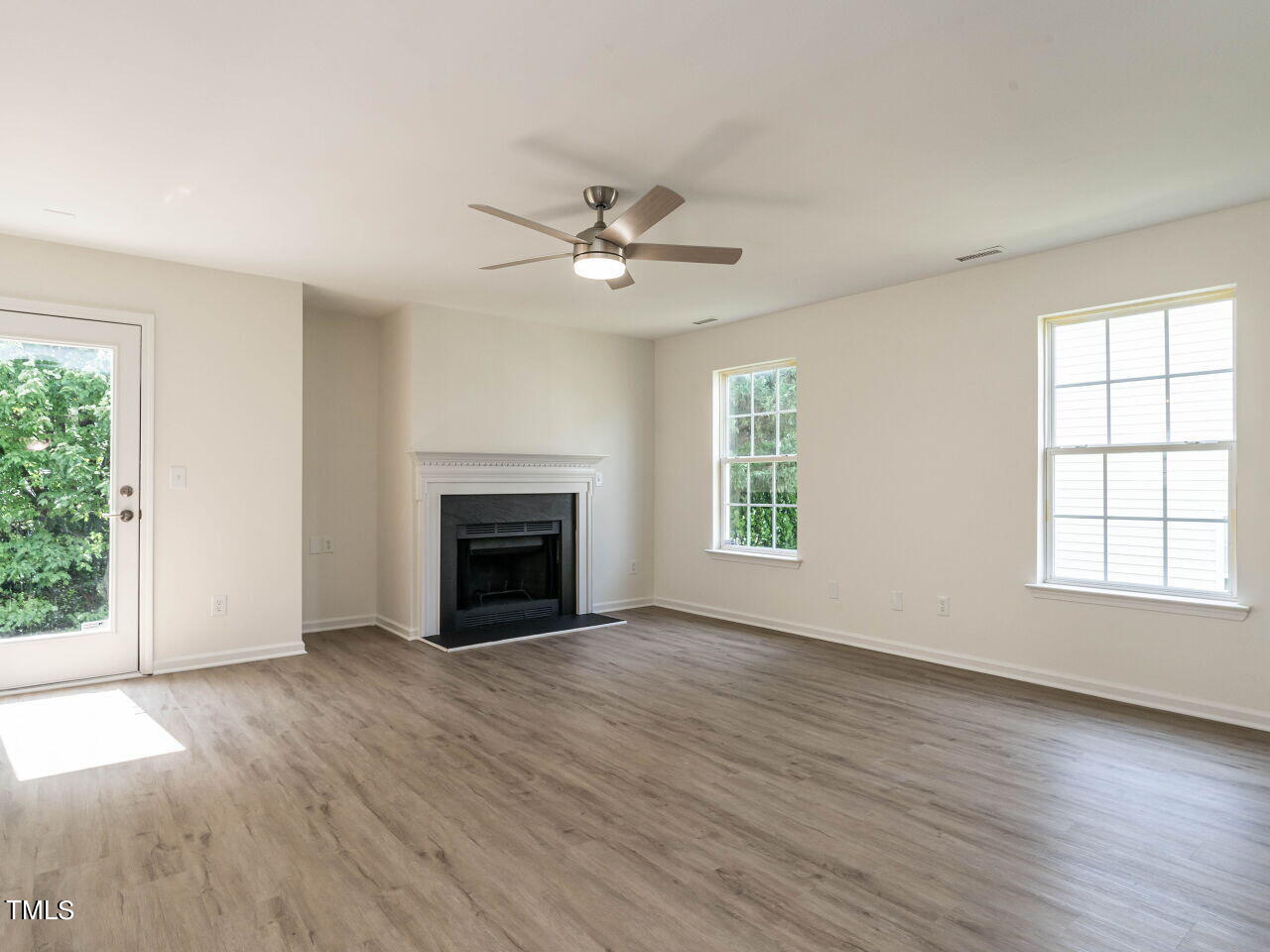 1525 Cricket Ridge Drive Raleigh, NC 27610 - Photo 9 of 21 009-1280x960-family-room