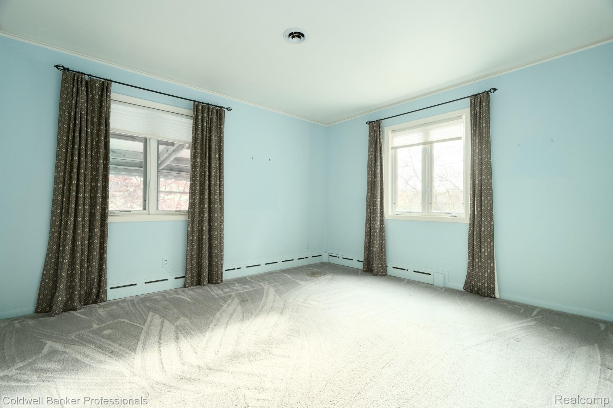 1277 Dutton Road Rochester, MI 48306 - Photo 21 of 37 Bedroom 2 on main floor