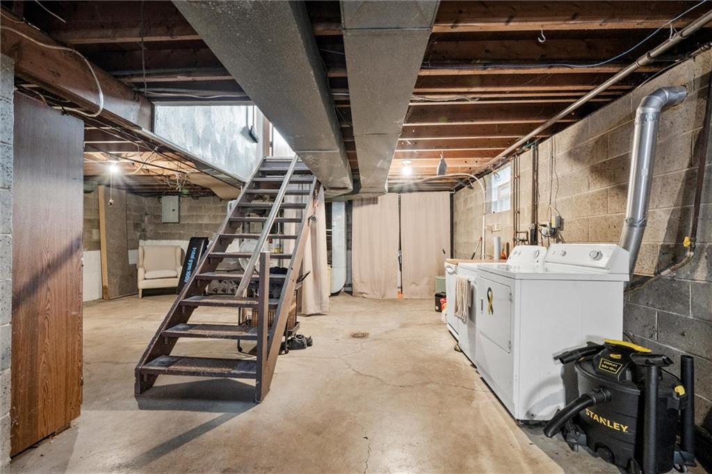 130 Hidden Hill Road Sarver, PA 16055 - Photo 17 of 36 a utility room with dryer and washer