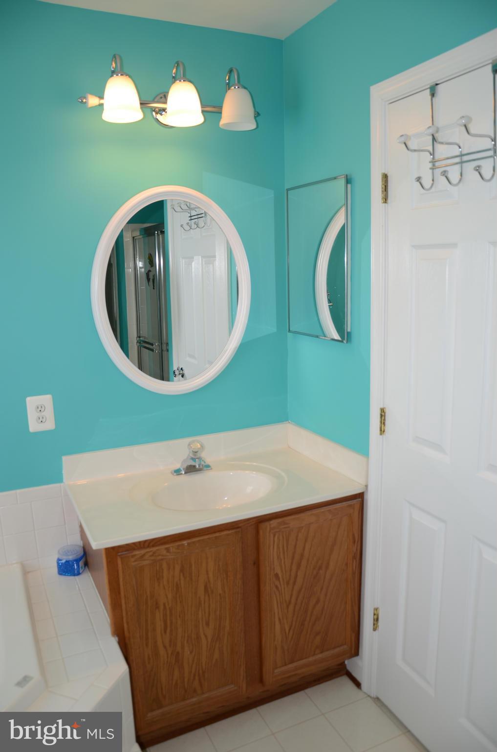 11202 Poplar Grove Court Laurel, MD 20708 - Photo 21 of 30 Bath (Master)