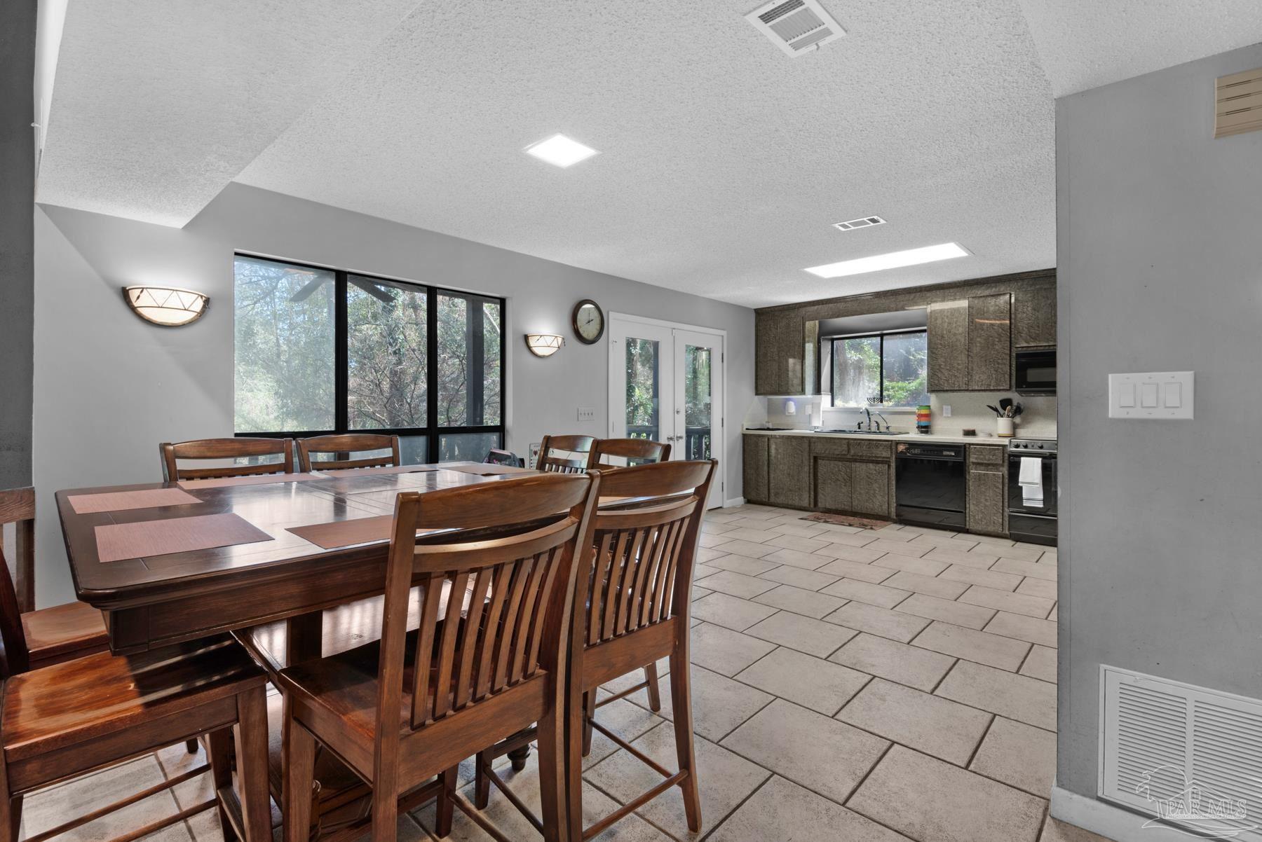9036 Woodrun Road Pensacola, FL 32514 - Photo 10 of 27 Gallery Image 10