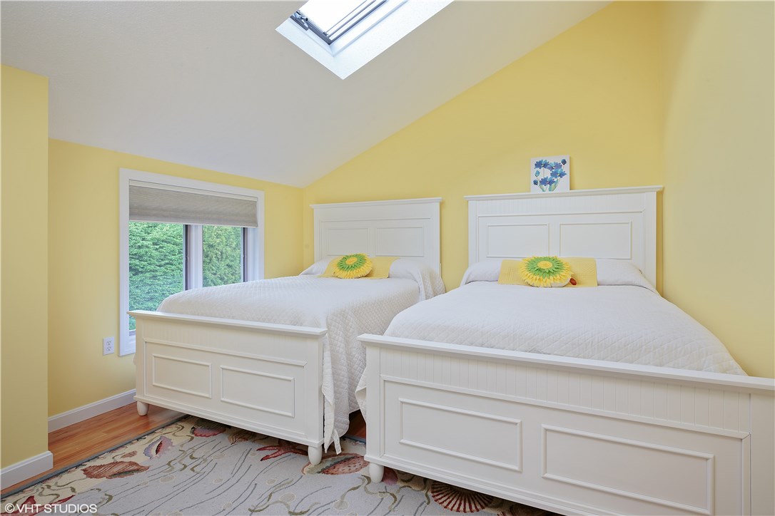 272 Shore Road Westerly, RI 02891 - Photo 13 of 14 Gallery Image 13