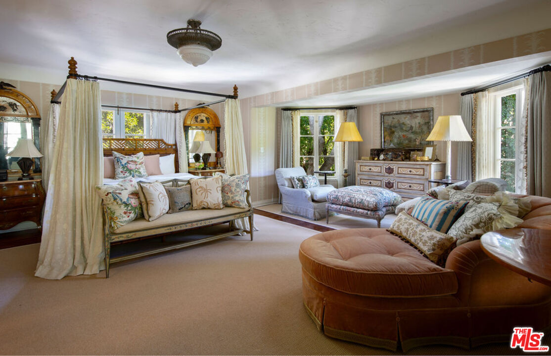 1640 Lombardy Road Pasadena, CA 91106 - Photo 24 of 39 a living room with furniture and a large window